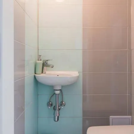 Sunny With An Unbeatable Balcony View Appartement Boedapest