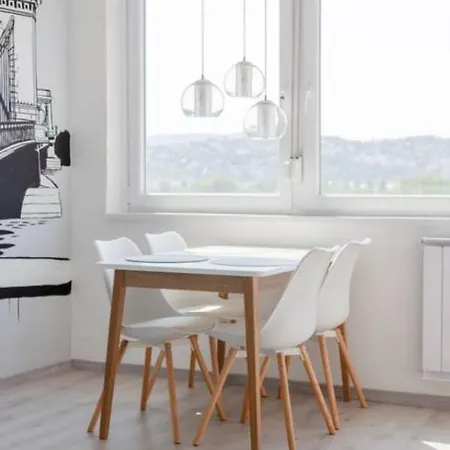 Apartment Sunny With An Unbeatable Balcony View *