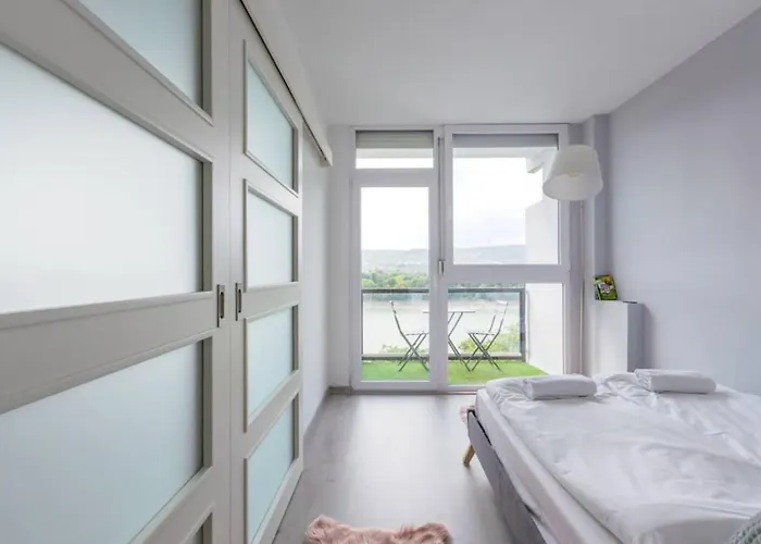 Sunny With An Unbeatable Balcony View Apartamento *