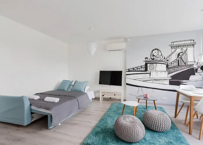 Sunny With An Unbeatable Balcony View Appartement Boedapest